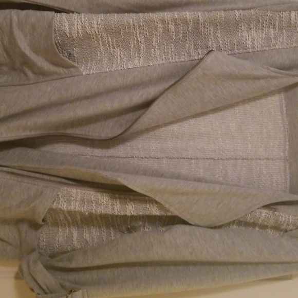 Gray jacket - Picture 5 of 5